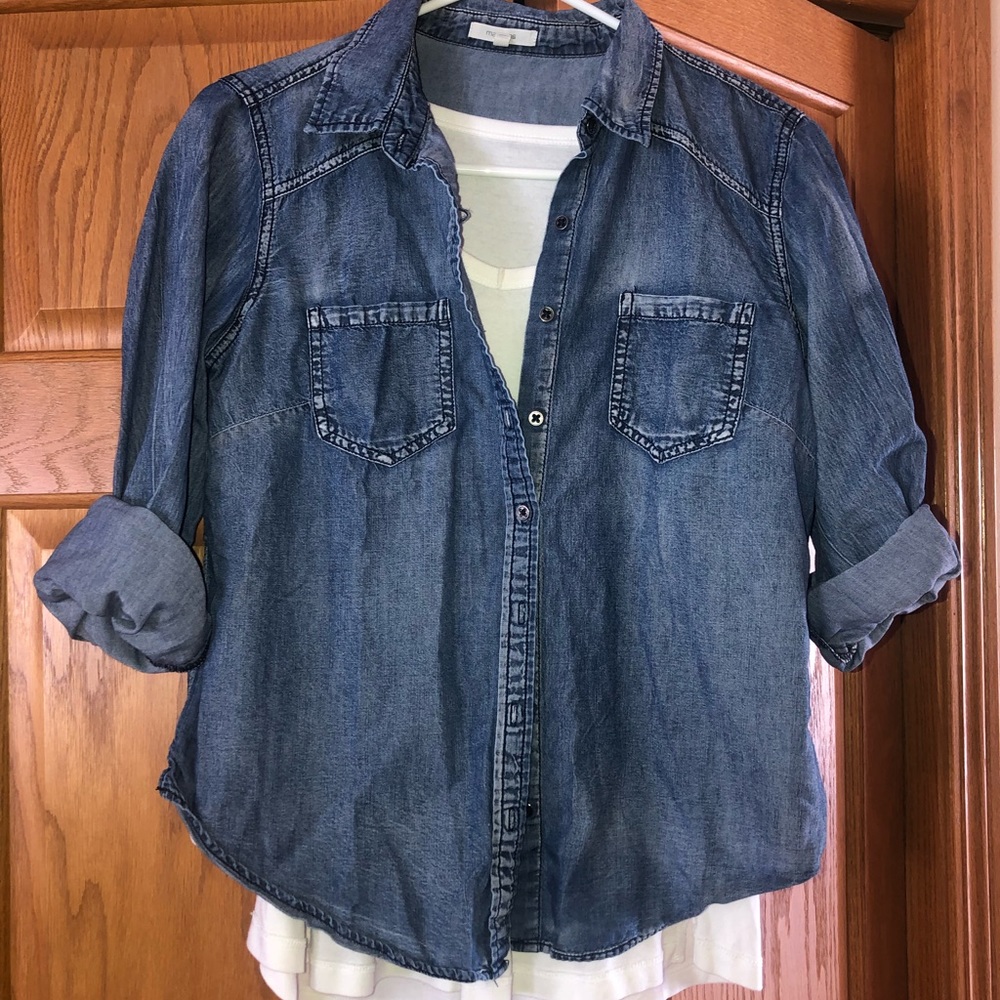Maurice’s Blue denim button down